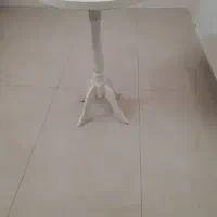 میزگرد کنار پذیرای برای قاب عکس و گلدان