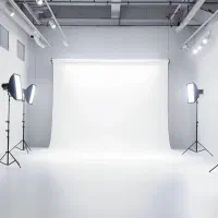 مدل خانم همراه با ادمینی