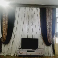 پرده کامل با چوب پرده و کتیبه در حد نو