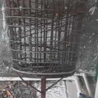 سطل آشعال اهنی که تمام کمال با میلگرد ساخته شده