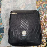 یک جفت کفش سایز ۴۲  و یک عدد کیف چرم دوشی