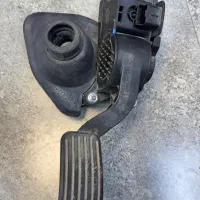پدال ،دریچه گاز برقی‌