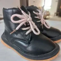 پوتین چرم اصل.خزدار.گرم.سایزه. ۳۰ بچگانه