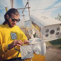 نصاب دوربین مداربسته و دزدگیر اماکن|خدمات پیشه و مهارت|رشت, استقامت ۱|دیوار