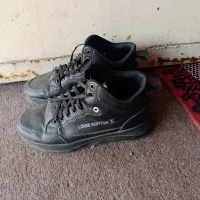 کفش نیم بوت برای فروش است