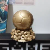 توپ طلا فوتبال جنس پلاستیک و سنگی