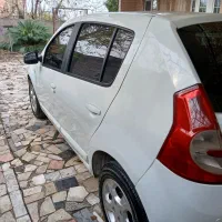 رنو ساندرو شیک