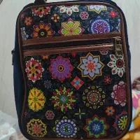 کیف|کیف، کفش، کمربند|بندر دیر, |دیوار