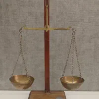 شاهنگ ترازوی عطاری