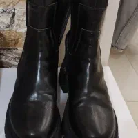 دو جفت بوت زنانه|کیف، کفش، کمربند|اندیشه, اندیشه فاز ۱|دیوار