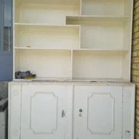 کتابخانه و کمد