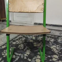 صندلی آهنی سالم و محکم
