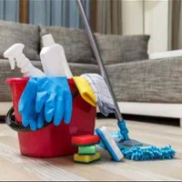 نظافت راه پله و مشاعات ساختمان توسط خانم