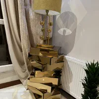 میز و آباژور