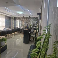 استخدام ناخنکار و مژه کار و ... در سالن زیبایی vip