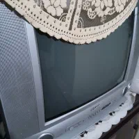 تلویزیون شهاب ۲۱ اینچ با زیر تلویزیون رایگان|تلویزیون و پروژکتور|اسلام‌شهر, شهرک قائمیه|دیوار