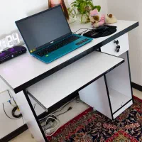 میز کامپیوتر و تحریر