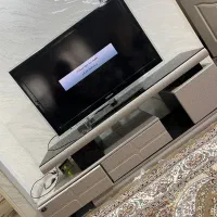 تلویزیون ، میز