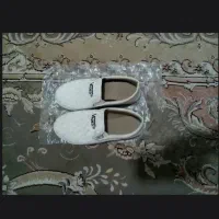 کفش راحتی دخترونه در حد نو