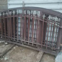 پنجره اهنی در حد نو