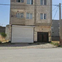 مغازه تجاری واقع در شهرک امام خمینی