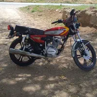 یک دستگاه موتورسیکلت۲۰۰.مدل۱۴۰۳به فروش میرسه.