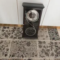 ساعت دیواری نو خیلی کم استفاده شده است