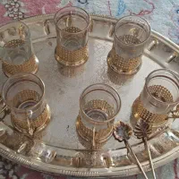 استکان دسته دار وپایه طلایی