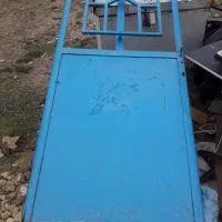 فقط چهار چوب ندارد