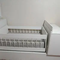 تخت خواب کودک/ نوجوان کنار مادر گهوارهای