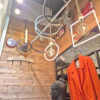 دکور بوتیک زنانه.مانکن.قفسه