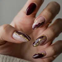 آموزش کاشت ناخن