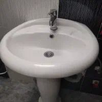 روشویی همراه با پایه در حد نو|لوازم سرویس بهداشتی|اصفهان, کوی امیریه|دیوار