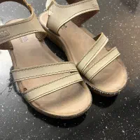 کفش های  دخترانه|کفش و لباس بچه|پردیس, فاز ۱۱|دیوار