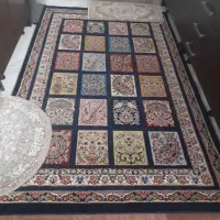 دو عدد فرش خوشرنگ|فرش|رشت, دروازه لاکان|دیوار