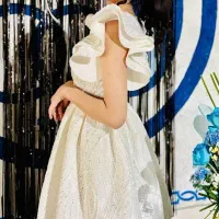 لباس مجلسی|لباس|لامرد, |دیوار