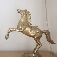اسب برنز نو