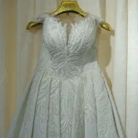 فروش تعدادی لباس عروس و تور سر کاملا تازه