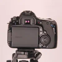 فروش فوری دوربین کنون Canon 60D + سه پایه + کیف|دوربین عکاسی و فیلم‌برداری|اصفهان, بهارستان|دیوار