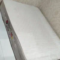 یک عدد تخت فلزی همراه دو عدد خوشخواب