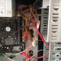 کامپیوتر سالم|رایانه رومیزی|چهارباغ, |دیوار