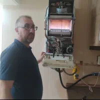 سرویس پکیج و کولرگازی و موتورخانه. برقکار صنعتی