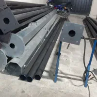 پایه چراغ و برج نوری کد ۱۷۷۱۰۰۰۲|خدمات پیشه و مهارت|آفتاب, |دیوار