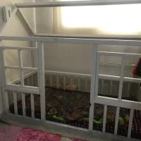 تخت کلبه جنس چوب روکش چرمی