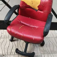 صندلی   چرخی.