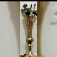 گلدان با گل هاش