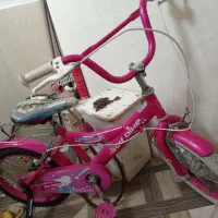 دوچرخه|دوچرخه، اسکیت، اسکوتر|میانه, |دیوار