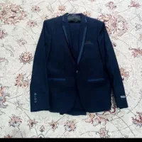 کت و شلوار داماد همراه با کروات و جلیغه