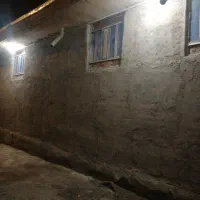 پلاستر زنی رنگ کاری ساختمان رنگ  در پنجره