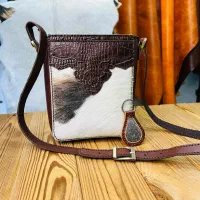 محصولات چرم طبیعی دست دوز